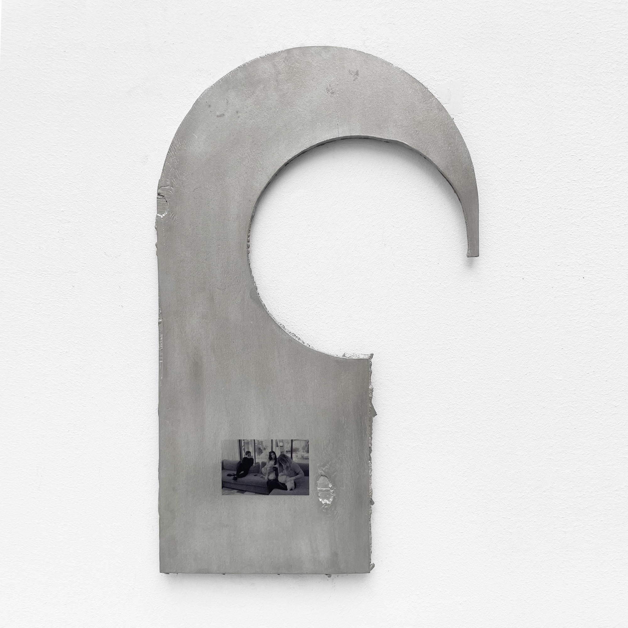Raw Hook Shoes on the Sofa | 2023 | uv print on  cast aluminium | 48 x 30 cm | Neue Essener Kunstverein Jahresgabe | http://neuer-essener-kunstverein.de/jahresgaben